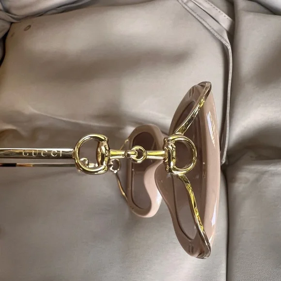 GUCCI NEW SUNGLASSES WITH CASE❤️‍🔥 - Picture 12 of 16